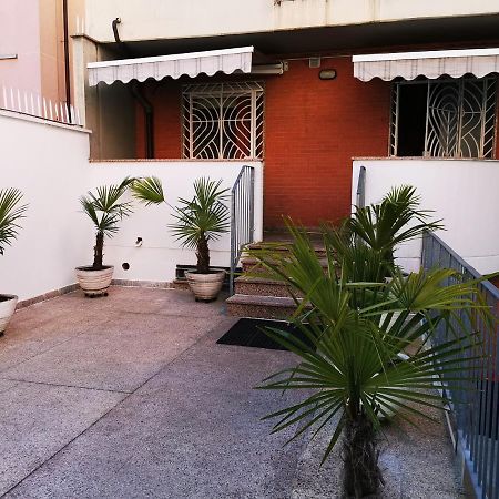 New Luxury Apartment, Milan City Center Bagian luar foto