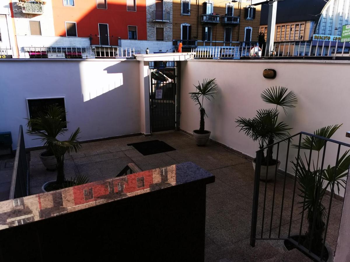 New Luxury Apartment, Milan City Center Bagian luar foto