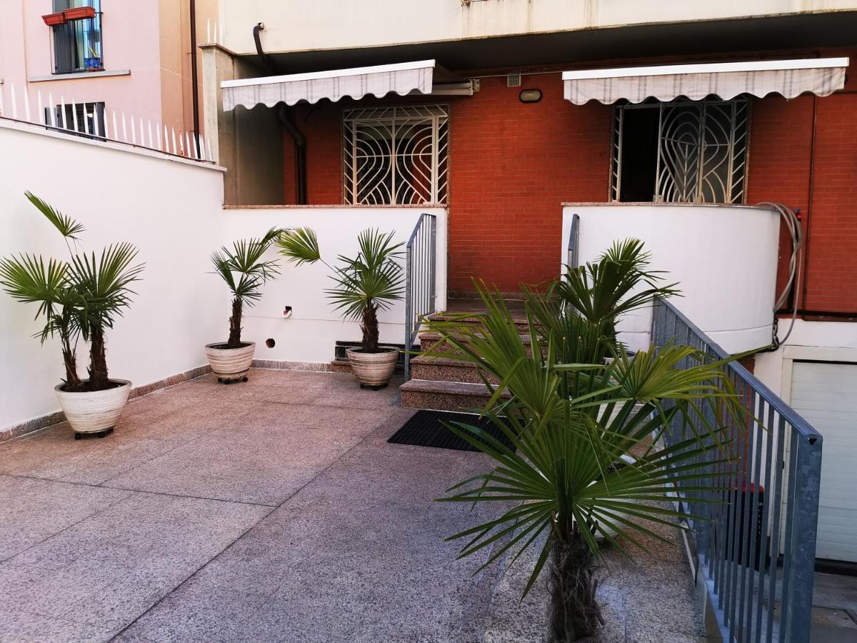 New Luxury Apartment, Milan City Center Bagian luar foto