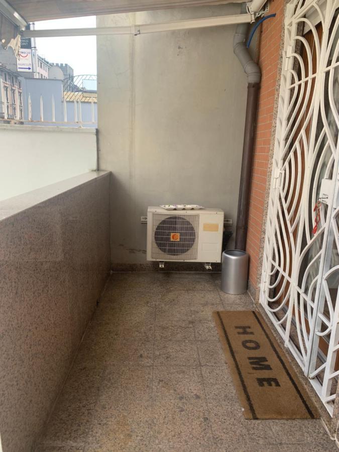 New Luxury Apartment, Milan City Center Bagian luar foto