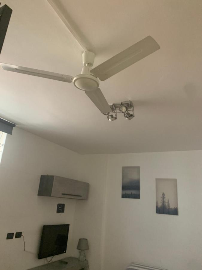 New Luxury Apartment, Milan City Center Bagian luar foto