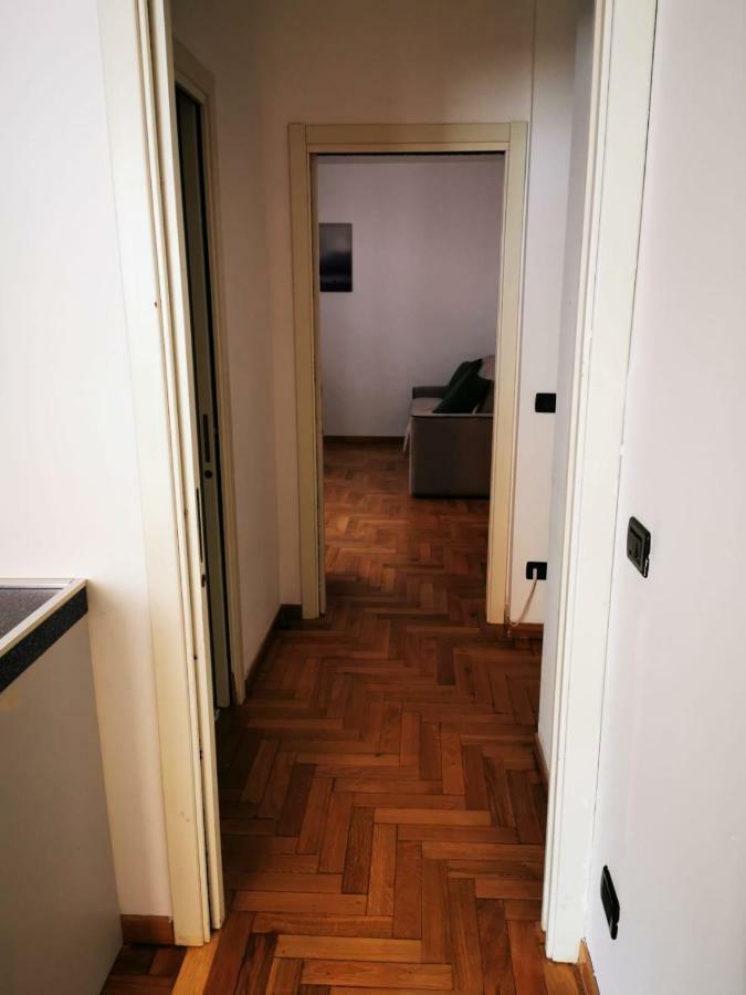 New Luxury Apartment, Milan City Center Bagian luar foto